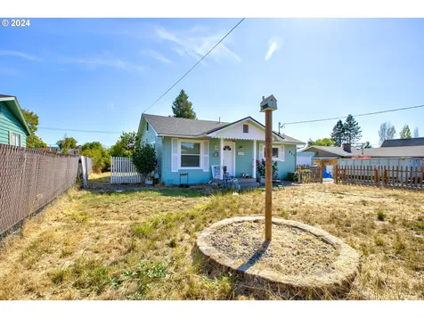 617 NE Channon Avenue Roseburg OR 97470