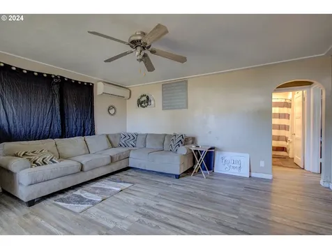 617 NE Channon Avenue Roseburg OR 97470
