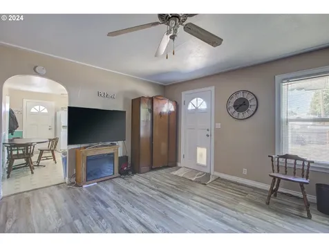617 NE Channon Avenue Roseburg OR 97470