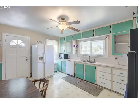 617 NE Channon Avenue Roseburg OR 97470