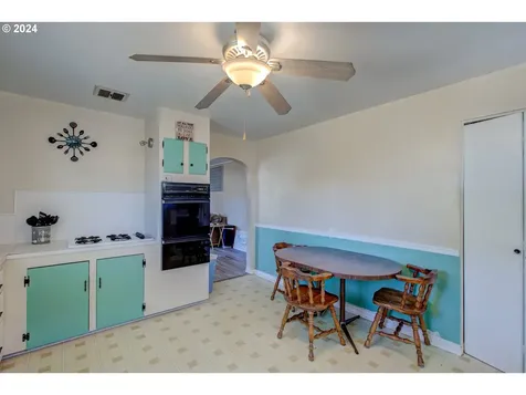 617 NE Channon Avenue Roseburg OR 97470