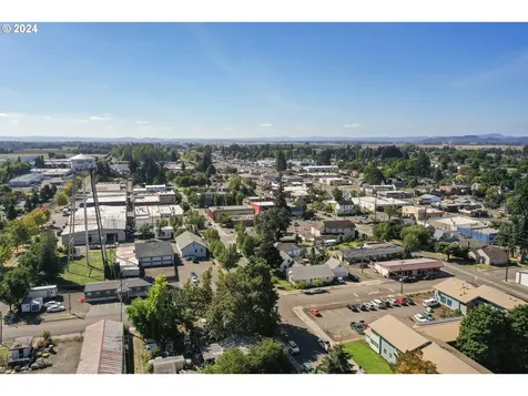 986 Elm Street Junction City OR 97448