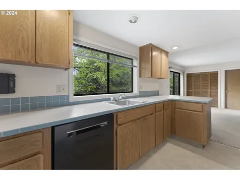 5055 Sw Boundary Street Portland OR 97221