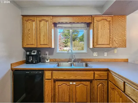 924 NW Baker Creek Road Mcminnville OR 97128