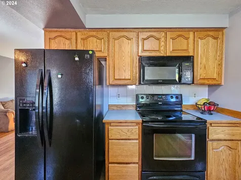 924 NW Baker Creek Road Mcminnville OR 97128