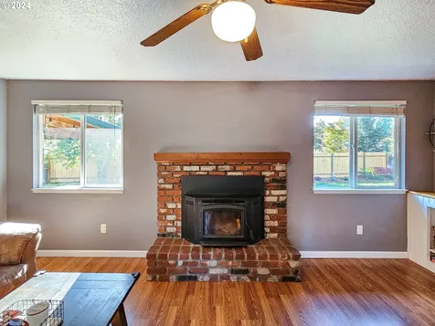 924 NW Baker Creek Road Mcminnville OR 97128