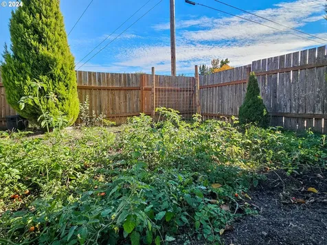 924 NW Baker Creek Road Mcminnville OR 97128
