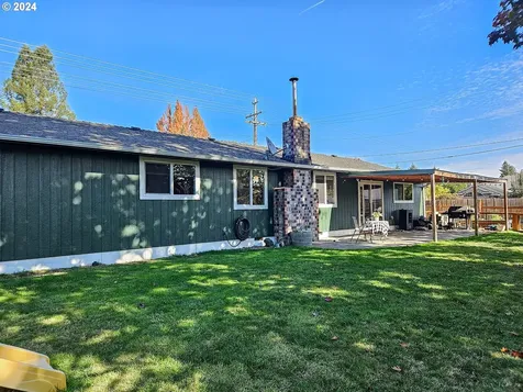 924 NW Baker Creek Road Mcminnville OR 97128
