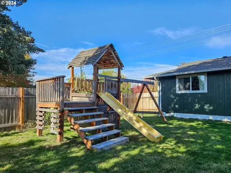 924 NW Baker Creek Road Mcminnville OR 97128