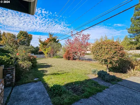 924 NW Baker Creek Road Mcminnville OR 97128