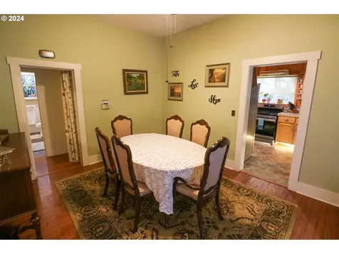 37 S Baxter Street Coquille OR 97423