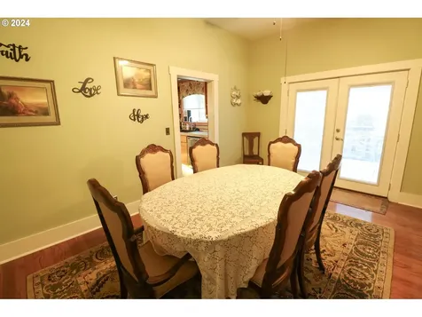 37 S Baxter Street Coquille OR 97423