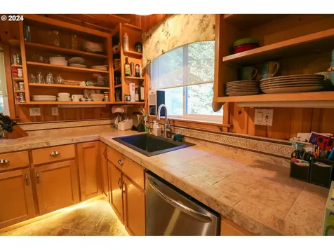 37 S Baxter Street Coquille OR 97423