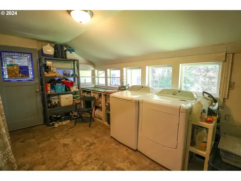 37 S Baxter Street Coquille OR 97423