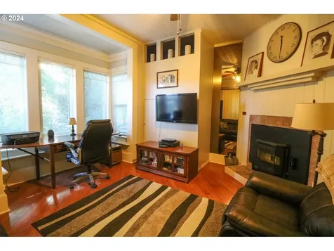 37 S Baxter Street Coquille OR 97423