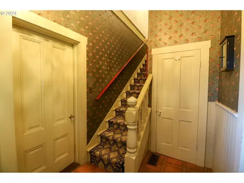 37 S Baxter Street Coquille OR 97423