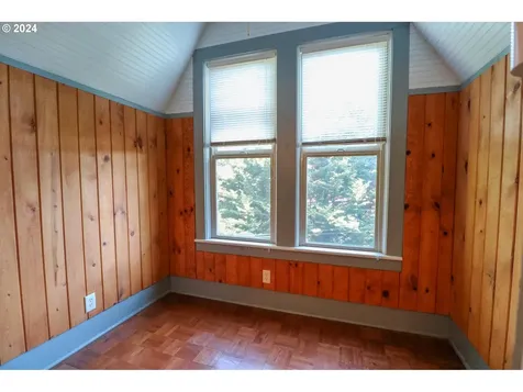 37 S Baxter Street Coquille OR 97423