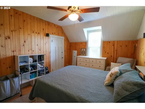37 S Baxter Street Coquille OR 97423