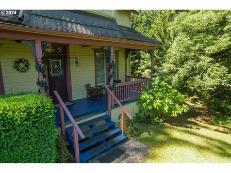 37 S Baxter Street Coquille OR 97423