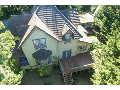 37 S Baxter Street Coquille OR 97423
