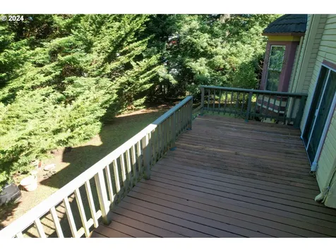 37 S Baxter Street Coquille OR 97423
