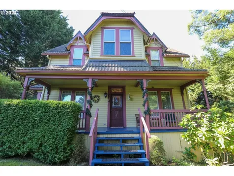 37 S Baxter Street Coquille OR 97423