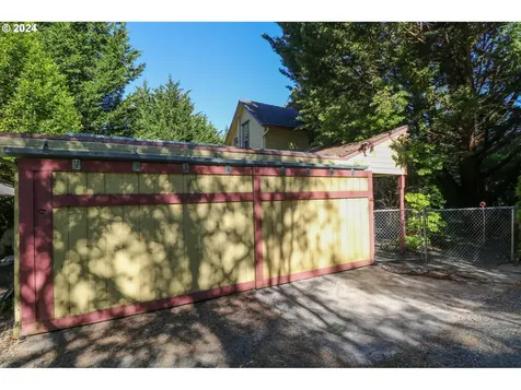 37 S Baxter Street Coquille OR 97423
