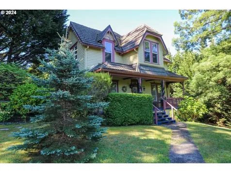 37 S Baxter Street Coquille OR 97423