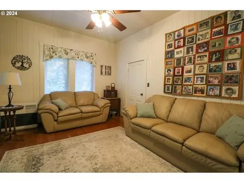 37 S Baxter Street Coquille OR 97423