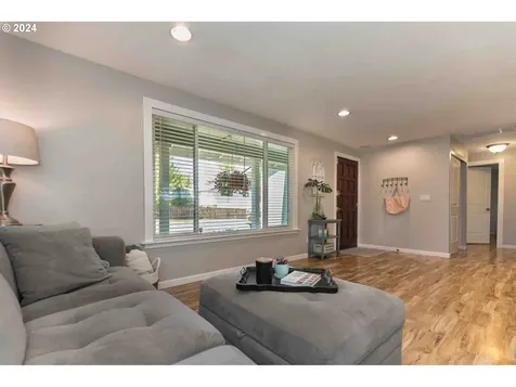 4010 Se Lenore Circle Troutdale OR 97060