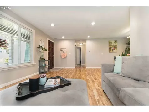 4010 Se Lenore Circle Troutdale OR 97060