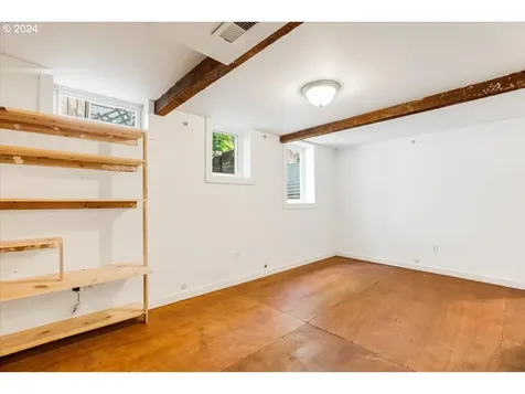 1213 N Ainsworth Street Portland OR 97217