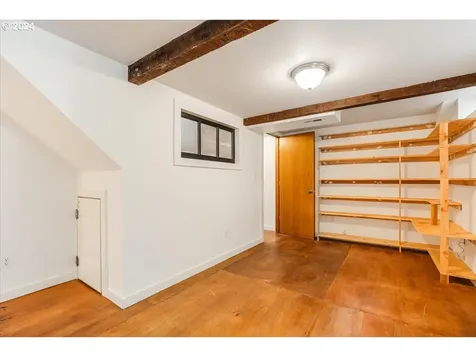 1213 N Ainsworth Street Portland OR 97217
