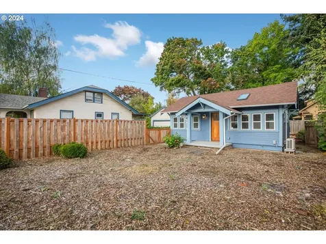 1213 N Ainsworth Street Portland OR 97217