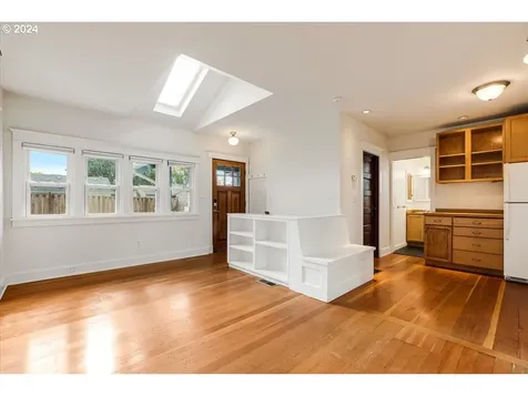 1213 N Ainsworth Street Portland OR 97217