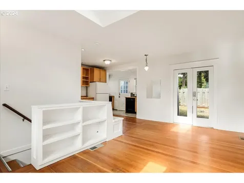 1213 N Ainsworth Street Portland OR 97217
