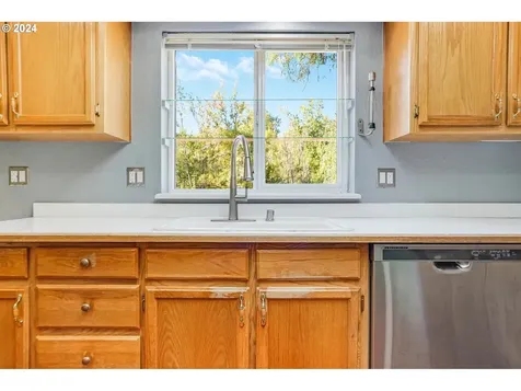 3329 Senecal Creek Drive Woodburn OR 97071