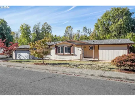 3329 Senecal Creek Drive Woodburn OR 97071