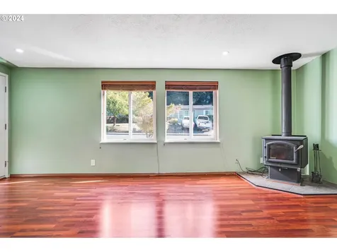 3329 Senecal Creek Drive Woodburn OR 97071