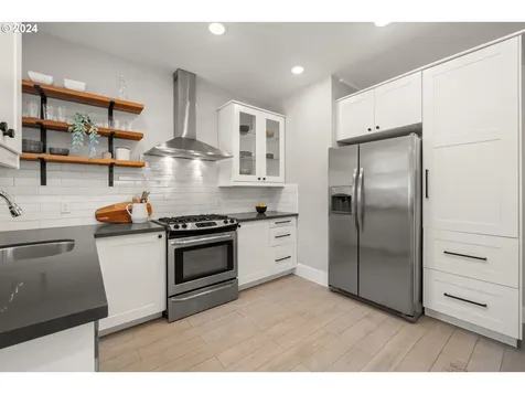 33 Se 71st Avenue Portland OR 97215