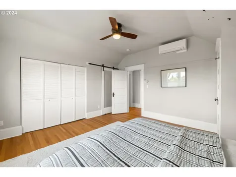 33 Se 71st Avenue Portland OR 97215