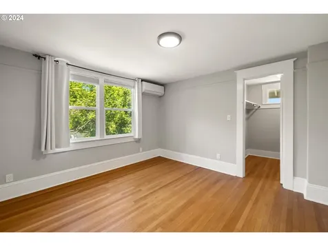 33 Se 71st Avenue Portland OR 97215