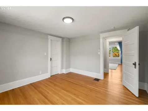 33 Se 71st Avenue Portland OR 97215