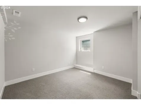 33 Se 71st Avenue Portland OR 97215