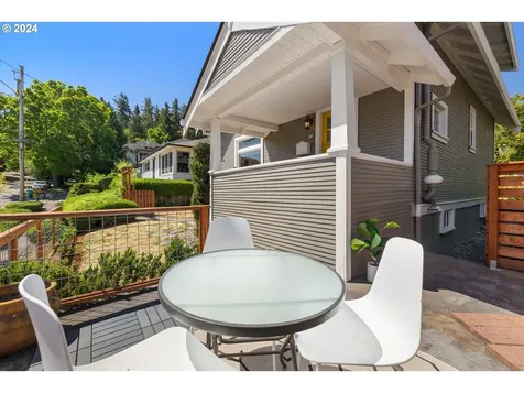 33 Se 71st Avenue Portland OR 97215