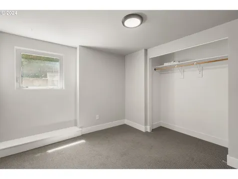 33 Se 71st Avenue Portland OR 97215