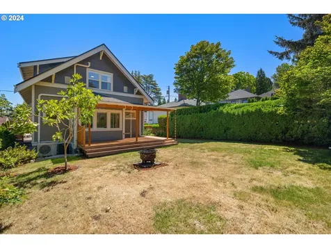 33 Se 71st Avenue Portland OR 97215
