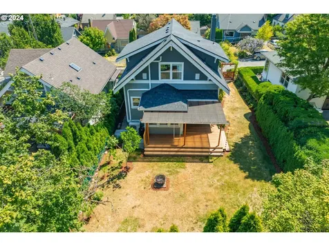 33 Se 71st Avenue Portland OR 97215