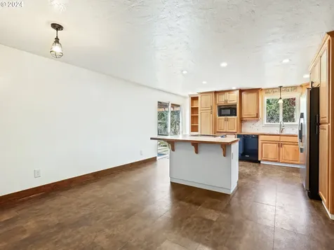 745 Se 17th Street Troutdale OR 97060