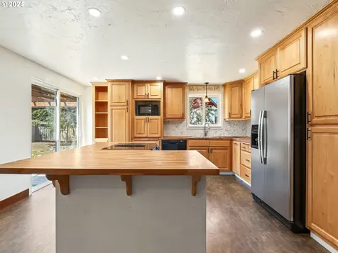 745 Se 17th Street Troutdale OR 97060